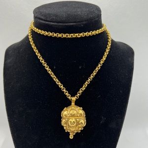 Metropolitan Museum Of Art MMA Vintage Pendant Necklace 22K plated